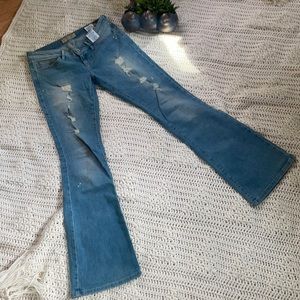 Very Cool! Distressed Guess 1981 Mini-Flare Women's Jeans. Size 28